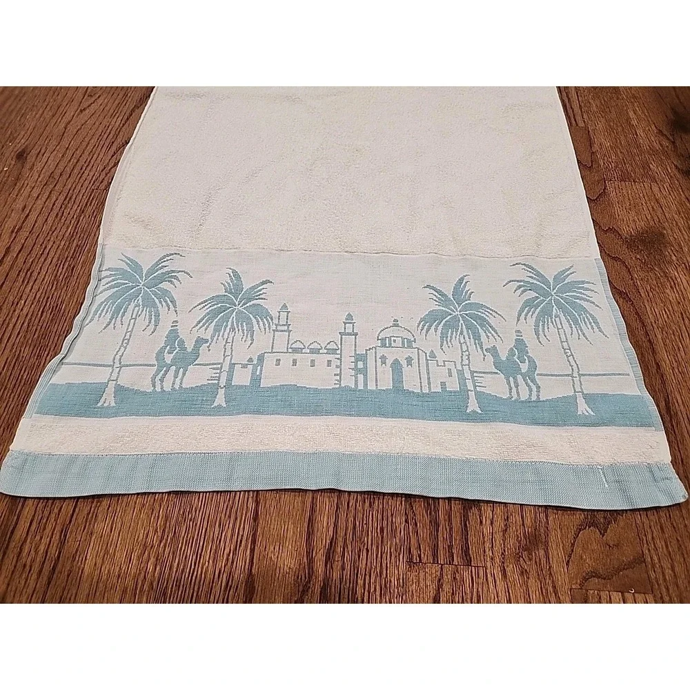 VTG Desert Oasis-Themed Bath Towel /Aqua and Cream/ Woven Jacquard I Cannon
